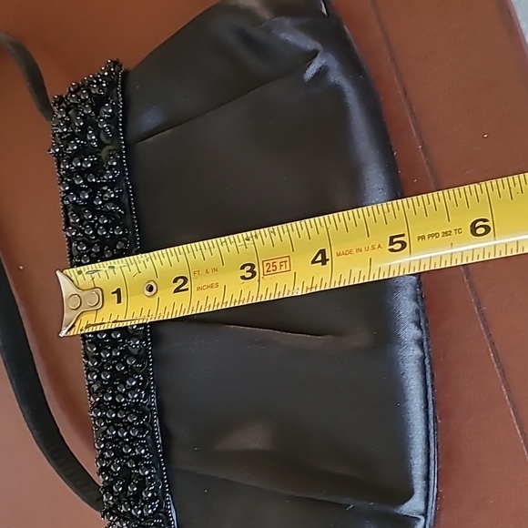 REALLY BEAUTIFUL BEAD & SATIN EVENING PURSE - Picture 5 of 6